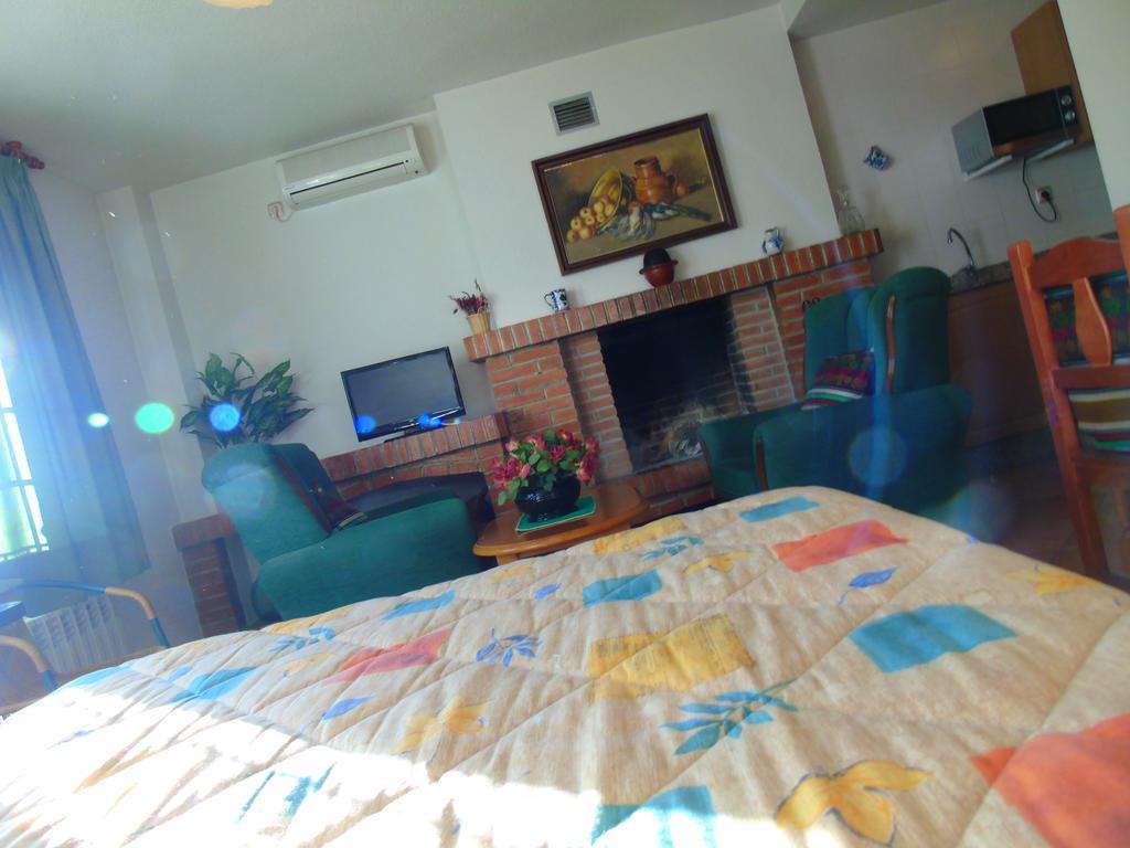 Apartamentos Turisticos Cumbres Verdes La Zubia  Kamer foto