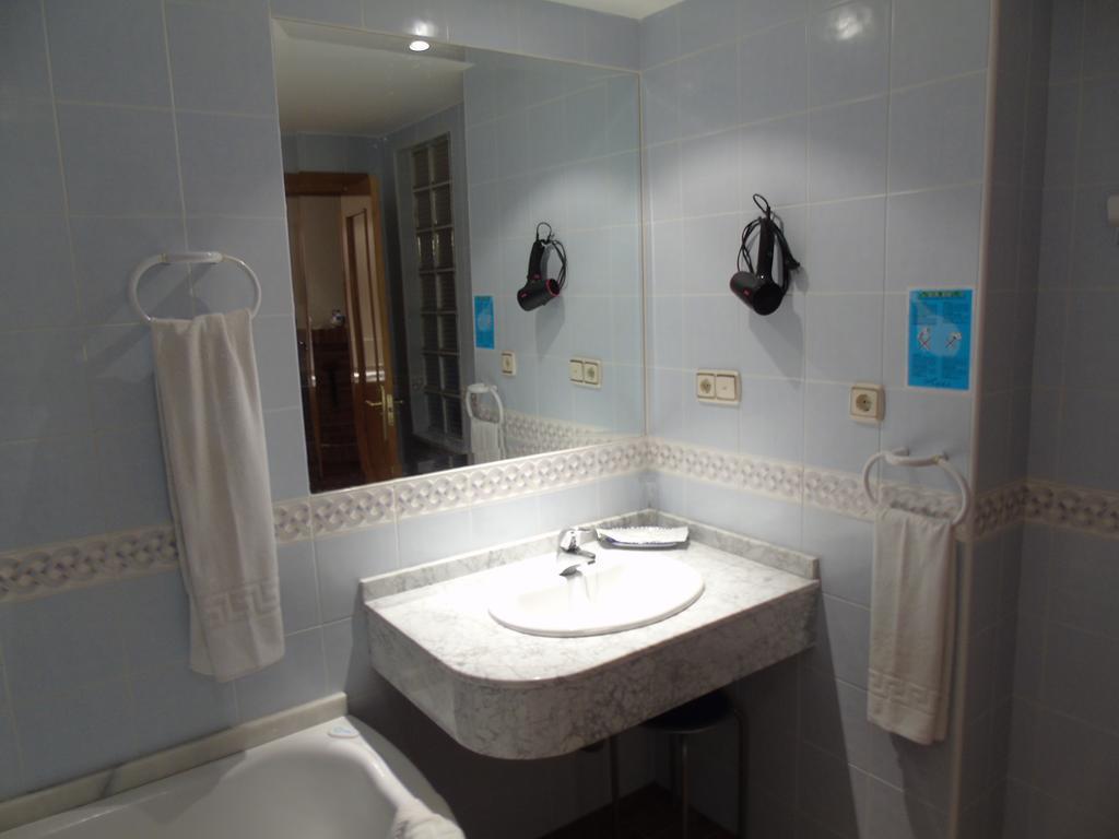 Apartamentos Turisticos Cumbres Verdes La Zubia  Kamer foto