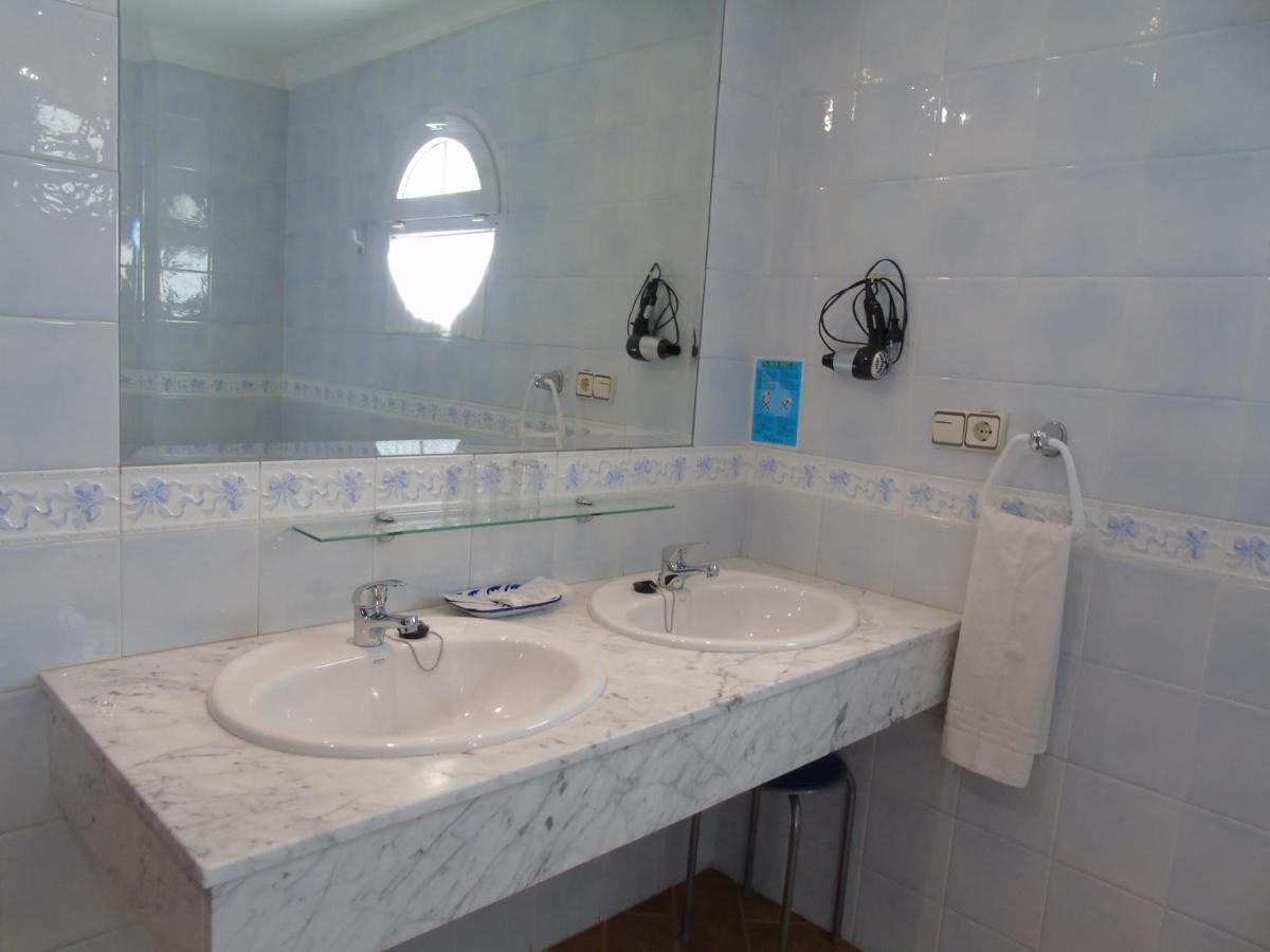 Apartamentos Turisticos Cumbres Verdes La Zubia  Buitenkant foto